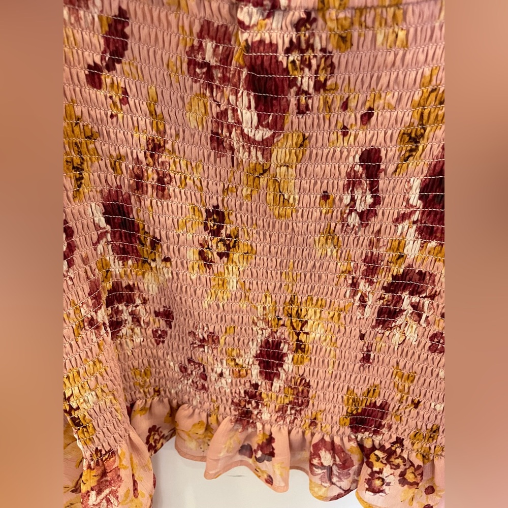 Express - Floral Pink Smocked Women's Top - Picture 6 of 8